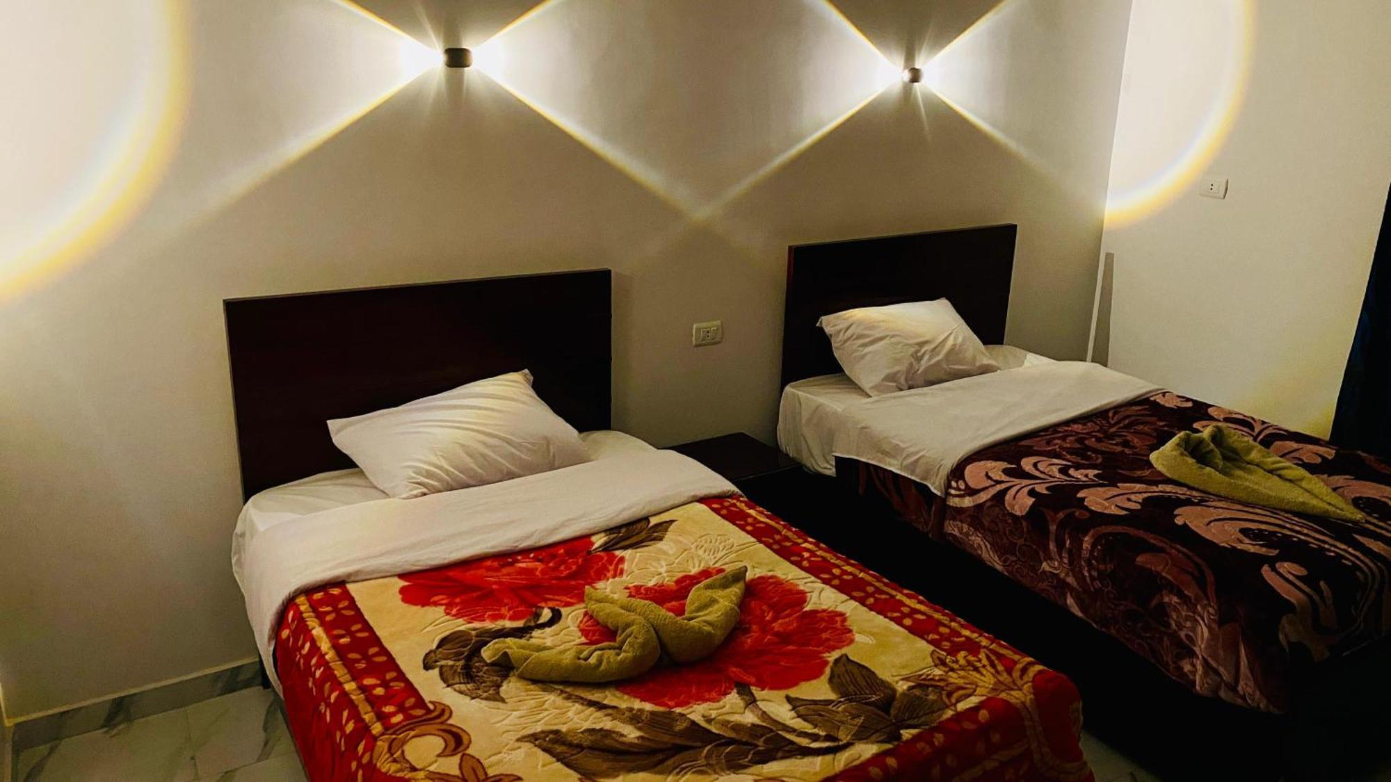 Villa Sun Wing - Guest House Luxor Bagian luar foto