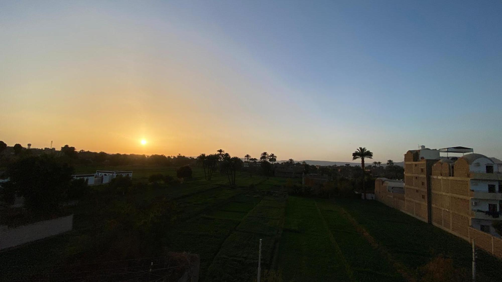 Villa Sun Wing - Guest House Luxor Bagian luar foto